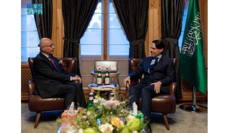سمو وزير الخارجية يلتقي المفوض السامي للأمم المتحدة لشؤون اللاجئين