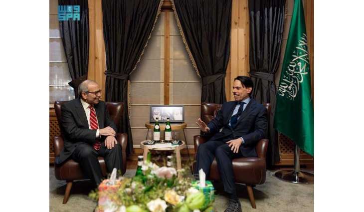 سمو وزير الخارجية يلتقي رئيس مجلس الوزراء اللبناني