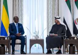 رئيس الدولة ورئيس الغابون يبحثان تعزيز علاقات التعاون بين البلدين