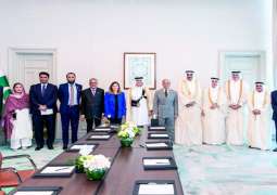 رئیس الوزراء شھباز شریف یجتمع مع وفد رابطة رجال الأعمال القطریین بالدوحة
