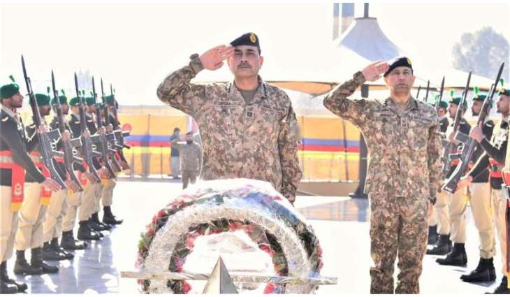 COAS visits Muzaffarabad to pay homage to martyrs of Kashmir movement