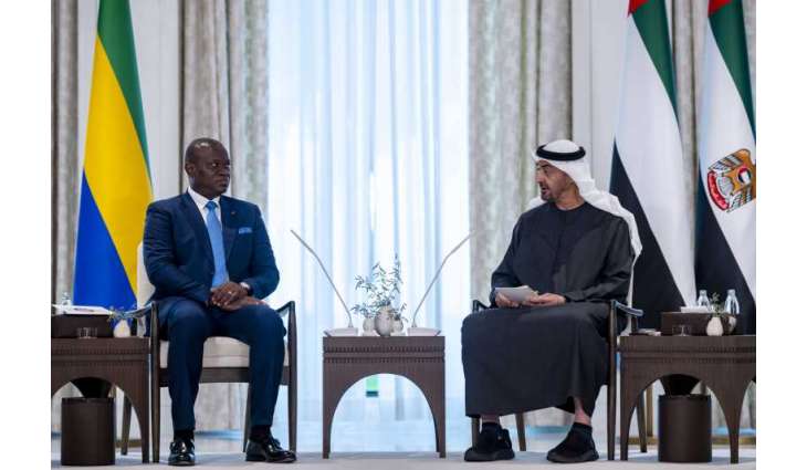 رئيس الدولة ورئيس الغابون يبحثان تعزيز علاقات التعاون بين البلدين
