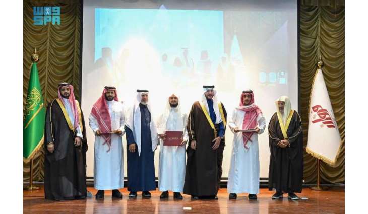 محافظ الطائف يكرّم الفائزين في مسابقة بن هشبل لحفظ القرآن الكريم
