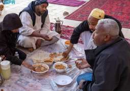 موائد الإفطار للجاليات السودانية بمنطقة الحدود الشمالية تعكس عمق الموروث الثقافي