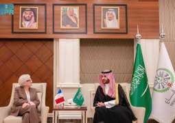 سمو وزير الدفاع يلتقي وزيرة القوات المسلحة الفرنسية