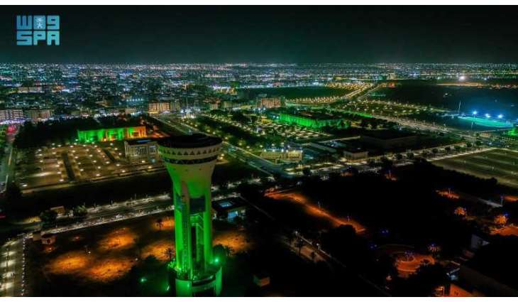 7 آلاف علم و194 مجسمًا تزين تبوك احتفاءً بـ
