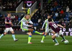 City go top with narrow victory over Burnley