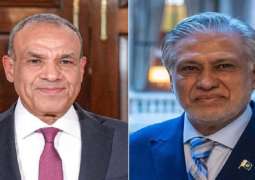 وزیر الخارجیة اسحاق دار یتلقی اتصالا ھاتفیا من نظیرہ المصري