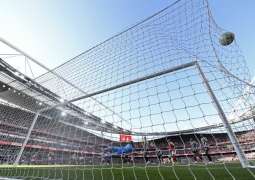 Arsenal beat Newcastle United to reclaim Premier League top spot