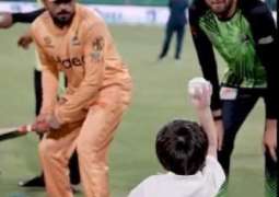 Babar Azam, Shaheen Afridi’s son share delightful post-match moment