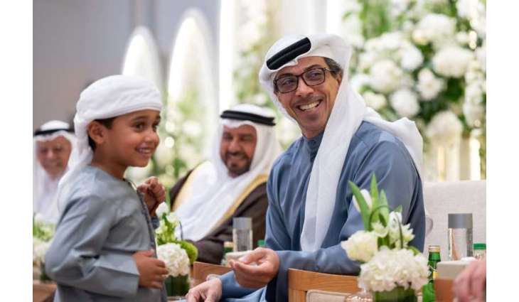 Mansour bin Zayed attends wedding reception