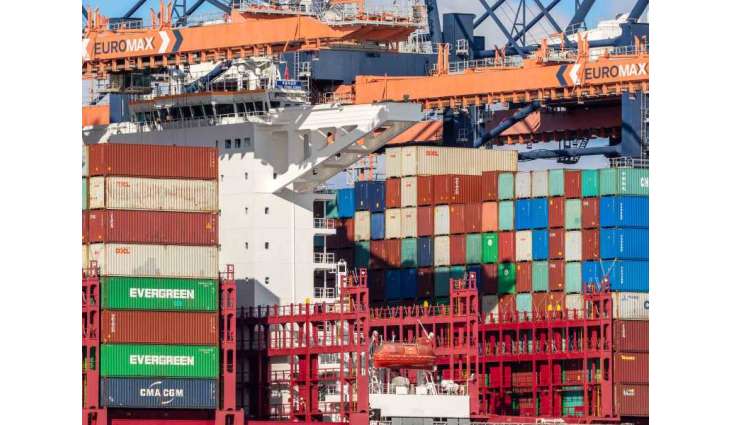 EU trade surplus with external world drops 60% in February