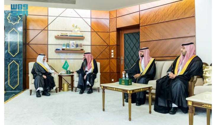 أمير الشرقية يستقبل مدير البريد السعودي بالمنطقة