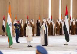 رئيس الدولة في مقدمة مستقبليه.. رئيس وزراء الهند يصل الإمارات في زيارة رسمية 