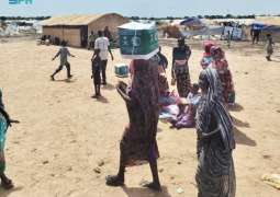 مركز الملك سلمان للإغاثة يوزع (1.594) سلة غذائية في ولاية سنار بالسودان
