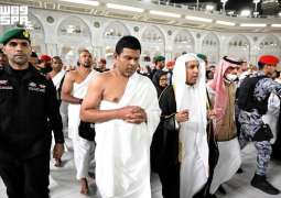 نائب رئيس جمهورية المالديف يؤدي مناسك العمرة