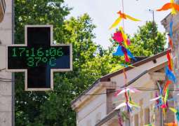 France swelters in 'unprecedented' record-breaking May heatwave