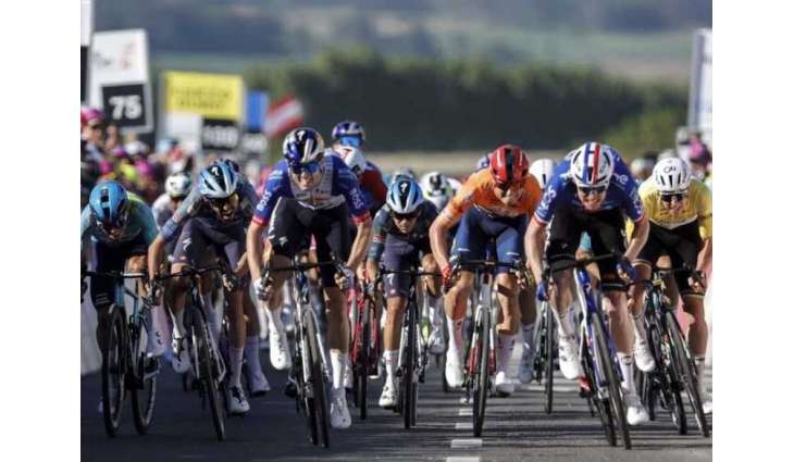 دراج فريق الإمارات بوجاتشار يحافظ على صداراة طواف روماندي