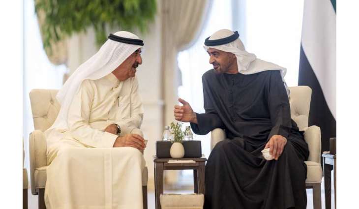 رئيس الدولة يستقبل حاكم أم القيوين وولي عهده