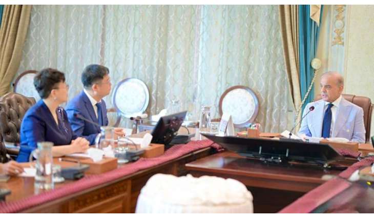 PM expresses satisfaction over expanding ‘B2B’ cooperation b/w Pakistan, China