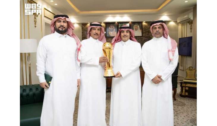 محافظ رفحاء يستقبل إدارة نادي التضامن ر بمناسبة صعوده إلى الدوري الممتاز لكرة القدم الشاطئية