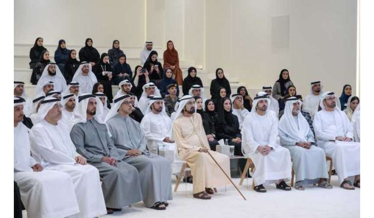 محمد بن راشد يشهد تكريم الفائزين بالدورة الثانية لجائزة تصفير البيروقراطية