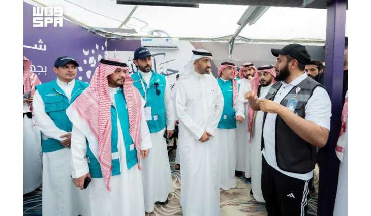 وزير الموارد البشرية يزور عددًا من مواقع ومبادرات الوزارة في موسم الحج