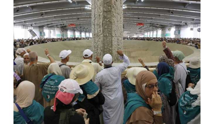Pilgrims complete final 'Stoning Ritual' on last day of Tashreeq