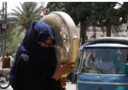 Karachi faces severe heatwave as temperature climbs to 43°C