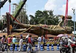 Lionel Messi’s 70-foot statue removed in Kolkata after safety concerns