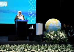 العيسى يؤكد أهمية تمكين الشباب لمواجهة التحديات الأخلاقية للتقنية الحديثة خلال قمة القيادات الدينية في كوالالمبور