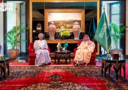 سمو وزير الخارجية يلتقي وزير خارجية عُمان