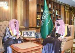 أمير منطقة جازان يستقبل عضو المحكمة العليا رئيس محكمة الاستئناف بجازان سابقًا