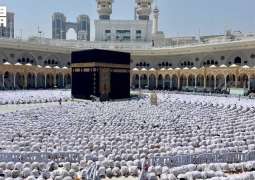 مراحل غسل الكعبة.. عناية ودقة تجسّدان شرف المكان وقدسيته