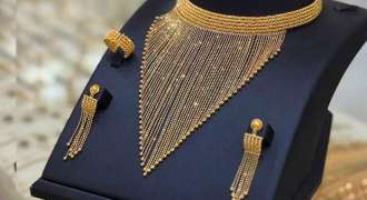 Gold prices drop sharply in Pakistan