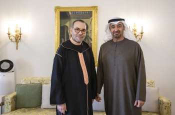 رئيس الدولة يلتقي الملك محمد السادس في إطار زيارة خاصة إلى المغرب