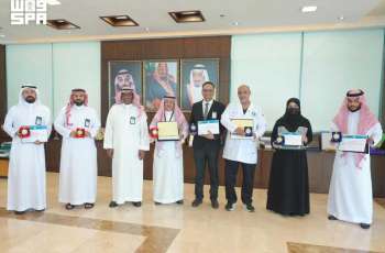 رئيس جامعة جازان يكرّم فريقًا بحثيًا حقق ميداليتي الذهب والفضة في معرض ITEX 2026 الدولي بماليزيا