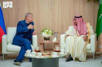 وزير الصناعة والثروة المعدنية يبحث تعزيز التعاون الصناعي مع مجموعة 