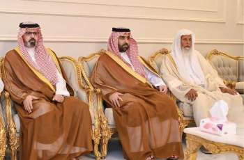 أمير جازان ونائبه يقدمان واجب العزاء للنجمي في وفاة ثلاثة من أبنائه