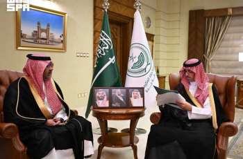 محافظ جدة يستعرض تقرير المركز الوطني للرقابة على الالتزام البيئي بالمحافظة