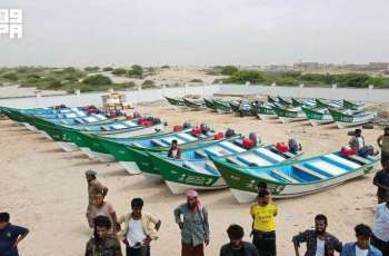 KSrelief Distributes 50 Fishing Boats Equipped with Engines in Yemen’s Al-Mahrah