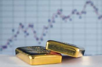 Gold extends gains on Monday