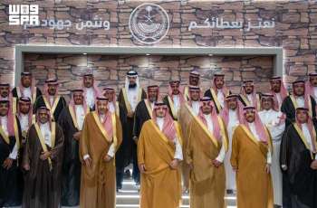 الأمير عبدالعزيز بن سعود يلتقي متقاعدي قطاعات وزارة الداخلية في منطقة الباحة