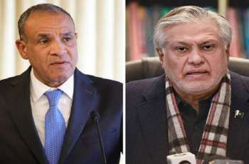وزیر الخارجیة اسحاق دار یتلقی اتصالا ھاتفیا من نظیرہ المصري