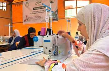 مركز الملك سلمان للإغاثة يواصل تنفيذ دورات تدريبية لدعم وتمكين الفئات الأشد احتياجًا والمعاقين في قطاع غزة
