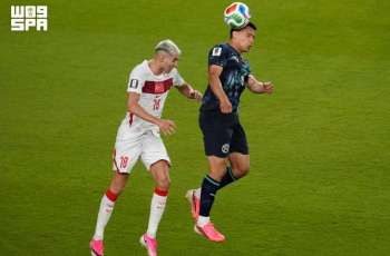 باراجواي يفوز بعشرة لاعبين على تركيا في كأس العالم