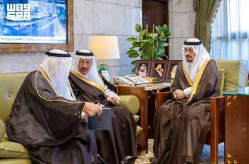 أمير منطقة الرياض يطّلع على مستجدات مركز عبدالله بن إدريس الثقافي