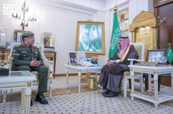 أمير القصيم يستقبل مدير جوازات المنطقة بمناسبة انتهاء فترة عمله