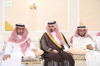 نائب أمير منطقة جازان يقدّم واجب العزاء للنعمي في وفاة والده