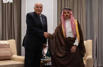 سمو وزير الخارجية يلتقي وزير خارجية الجزائر